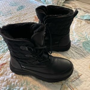 Black Ugg winter boots